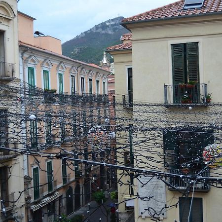 Via Roma Apartment Deluxe Salerno Exterior photo