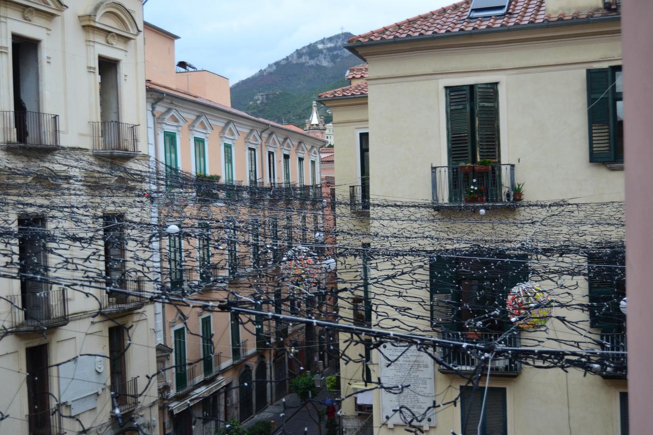 Via Roma Apartment Deluxe Salerno Exterior photo