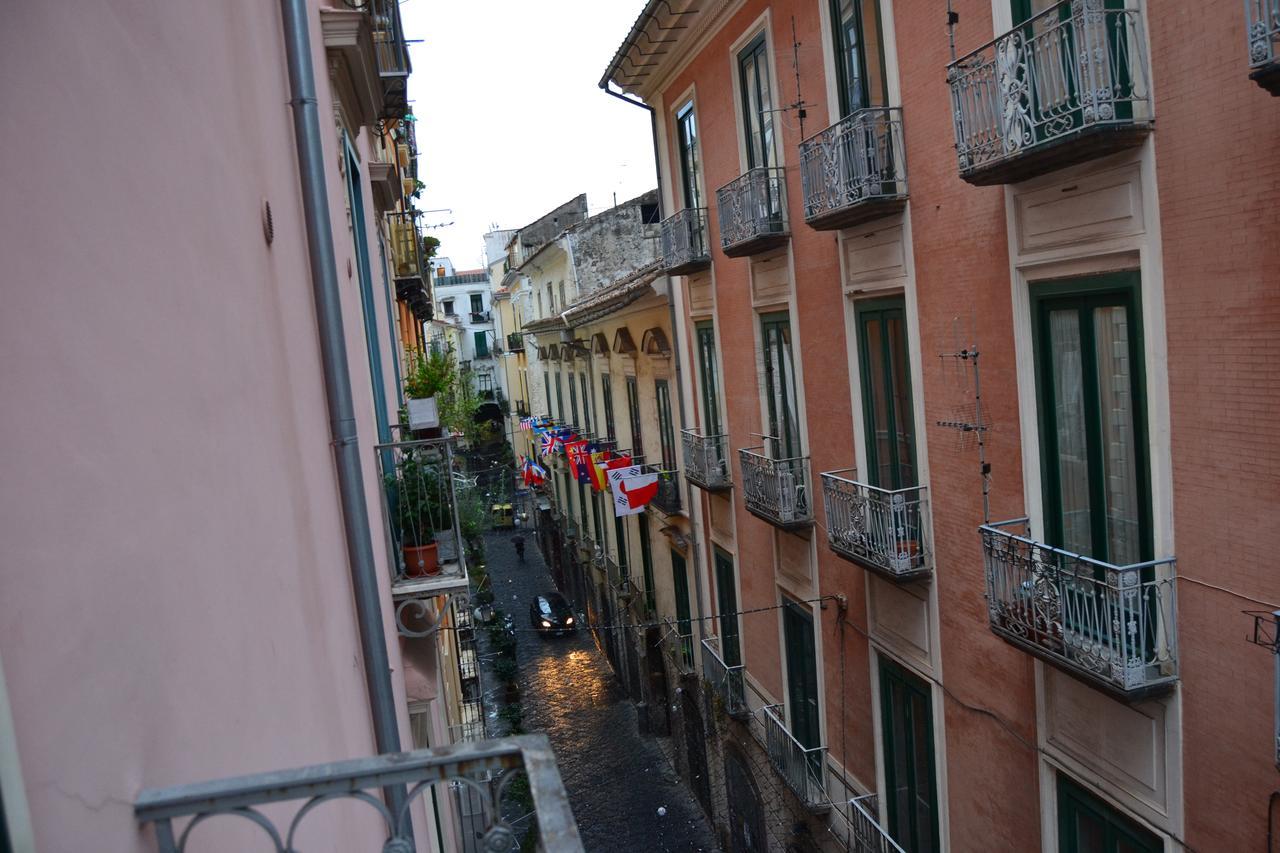 Via Roma Apartment Deluxe Salerno Exterior photo