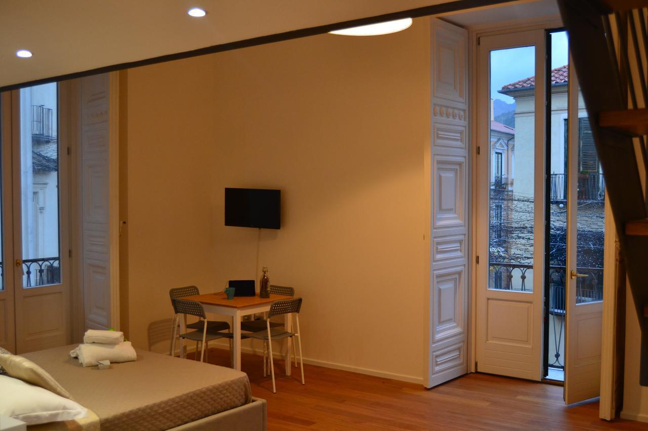 Via Roma Apartment Deluxe Salerno Exterior photo